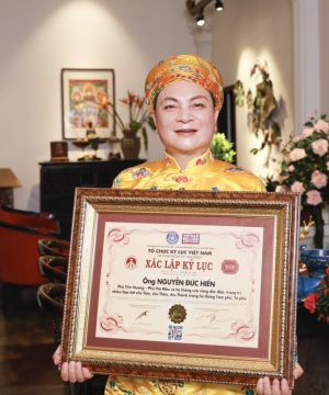 Meet the Artisan Nguyễn Đức Hiển in Hanoi Spiritual & Cultural Journey with the Hầu Đồng Ritual