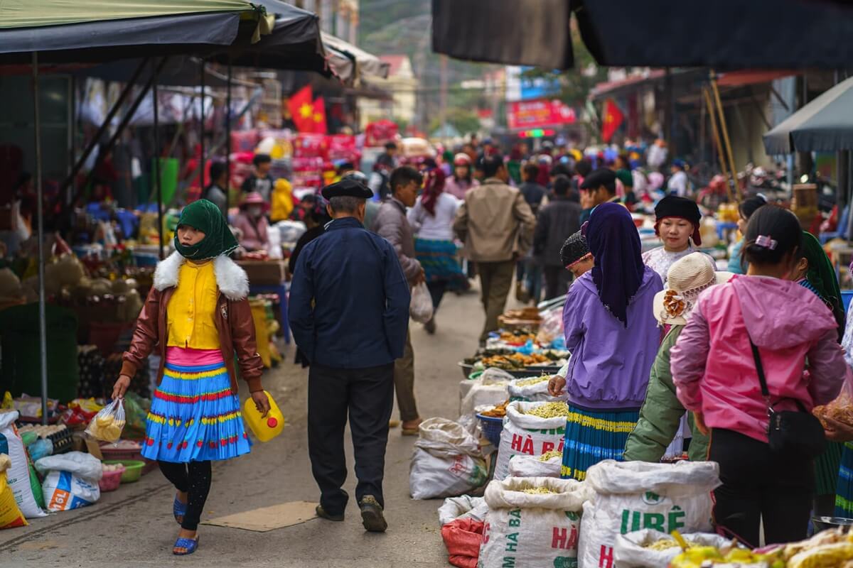 Meo Vac Sunday Market - Top Nearby Places to Visit Around Ma Pi Leng Pass