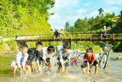 Children in Mu Cang Chai