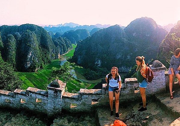 Mua Cave Ninh Binh - Hanoi Tour Packages