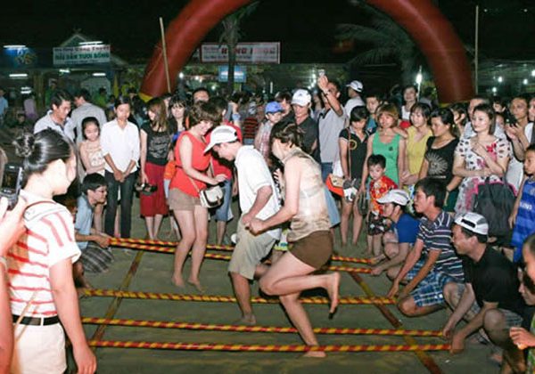 Mua Sap in Pu Bin Mai Chau - Hanoi local tours
