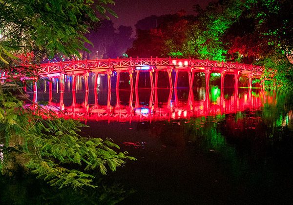 Ngoc Son Hoan Kiem Lake at Night