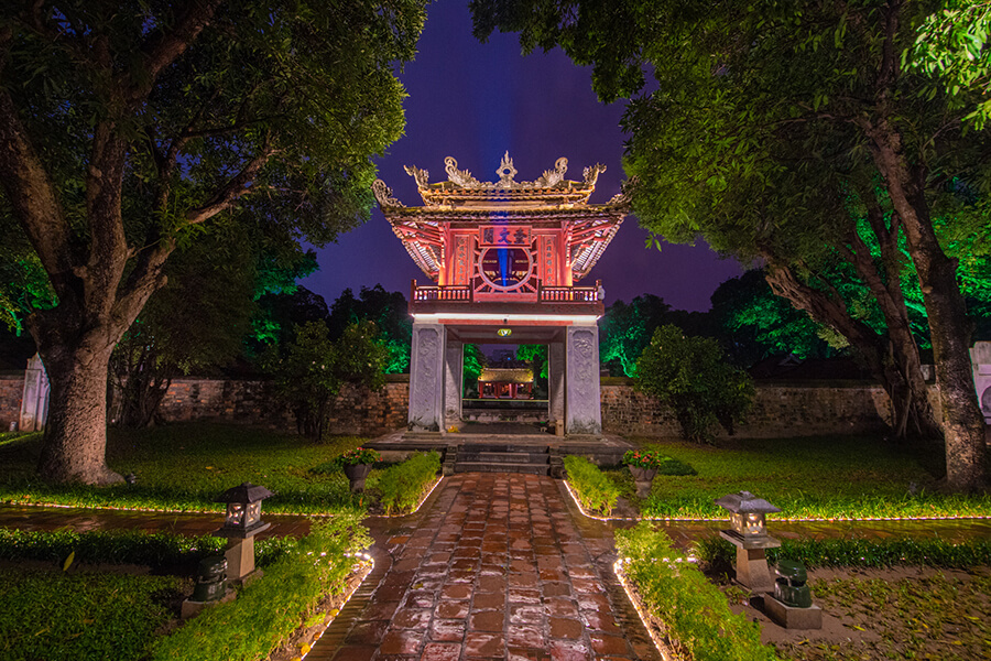 Night Tour of the Temple of Literature: Essence of Confucianism
