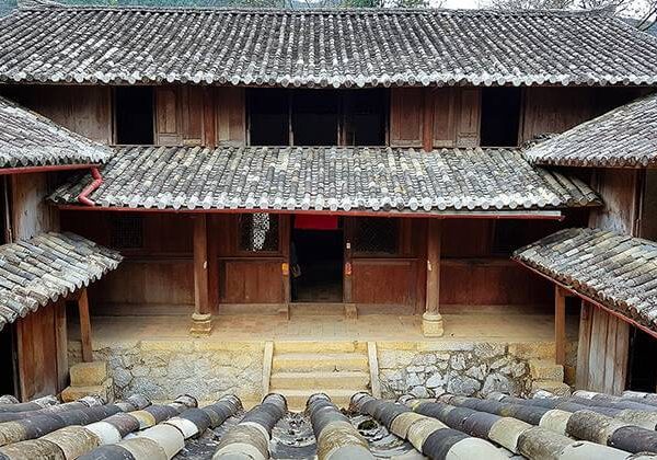 Palace of H'mong King - Hanoi local tours