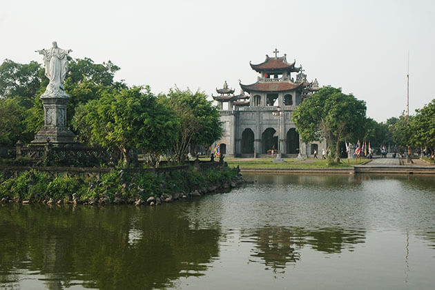 Phat Diem Stone Church - Hanoi Local Tours