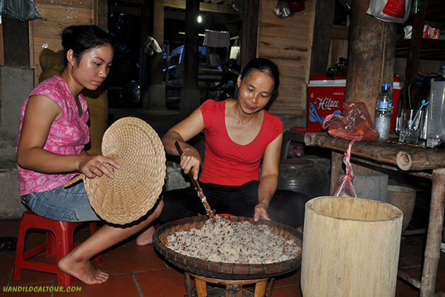 Pom Coong Village in Mai Chau - Hanoi Local Tours
