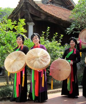 Quan Ho Folk Songs - Vietnam Traditional Music Hanoi Group Tours