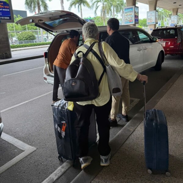 Quick Baggage Pickup with Hanoi Airport Fast Track Service