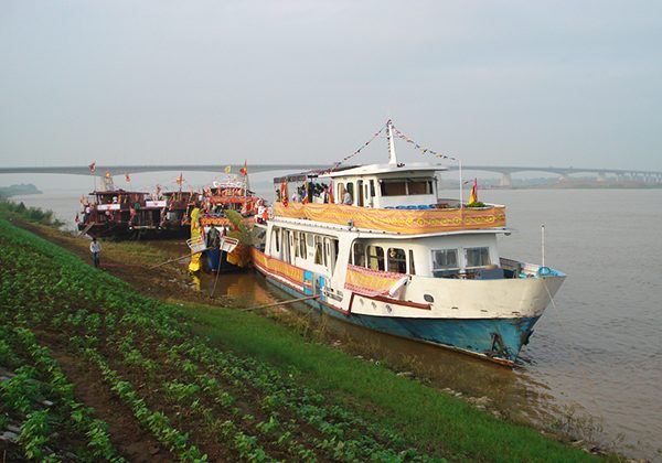 Red River Boat Tour