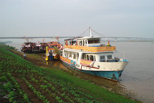 Red River Boat Tour