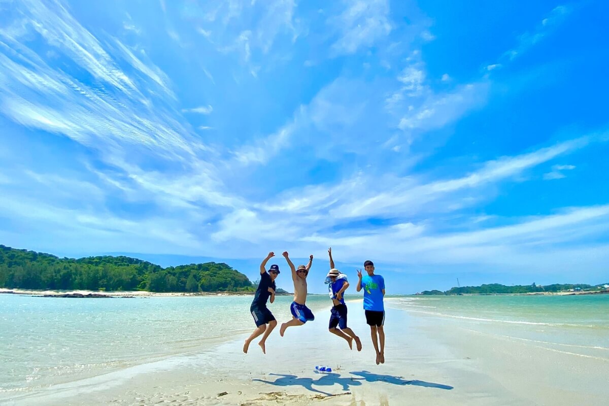 Relax on the Co To Island Beaches