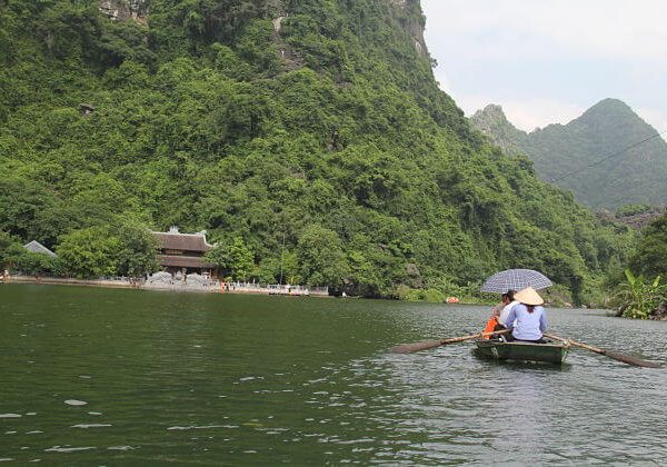 Rowing Boat in Ninh Binh Vietnam Tour