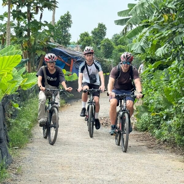 Small Group Experience in Hanoi Bike Tours