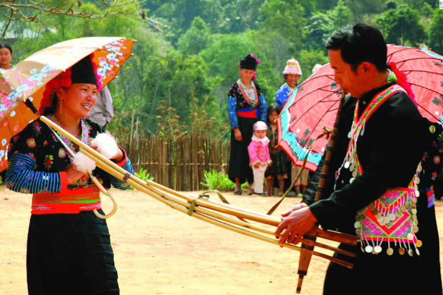 Some experience for you in love market that involve in Sapa day trip from Hanoi pakages