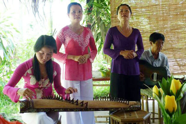 Southern Vietnamese Folk Music - Hanoi Local Tours