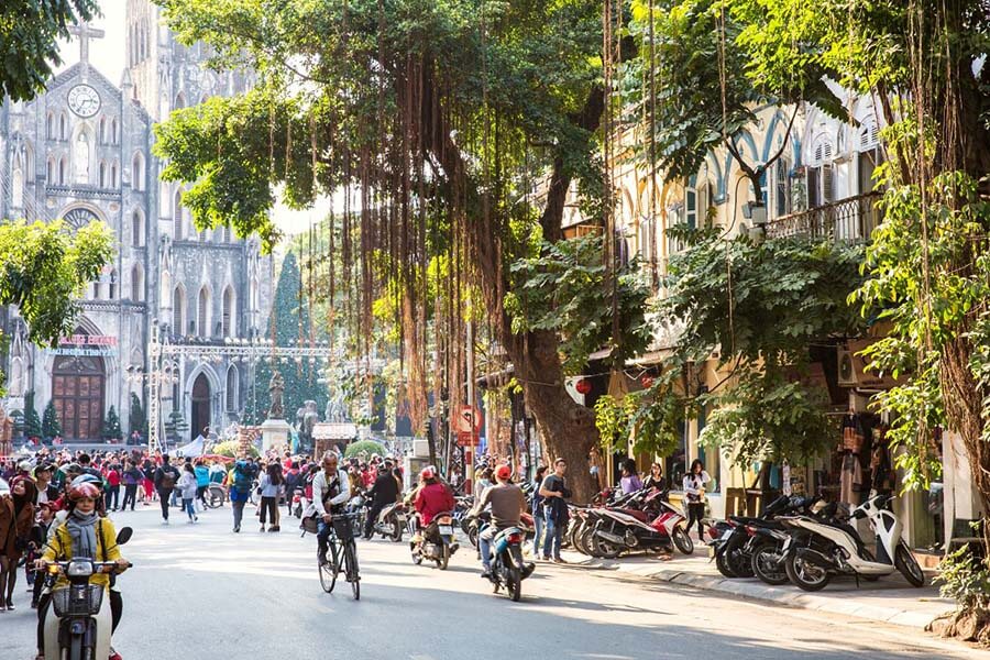 St.-Josephs-Cathedral-of-Hanoi-in-Vietnam (1)