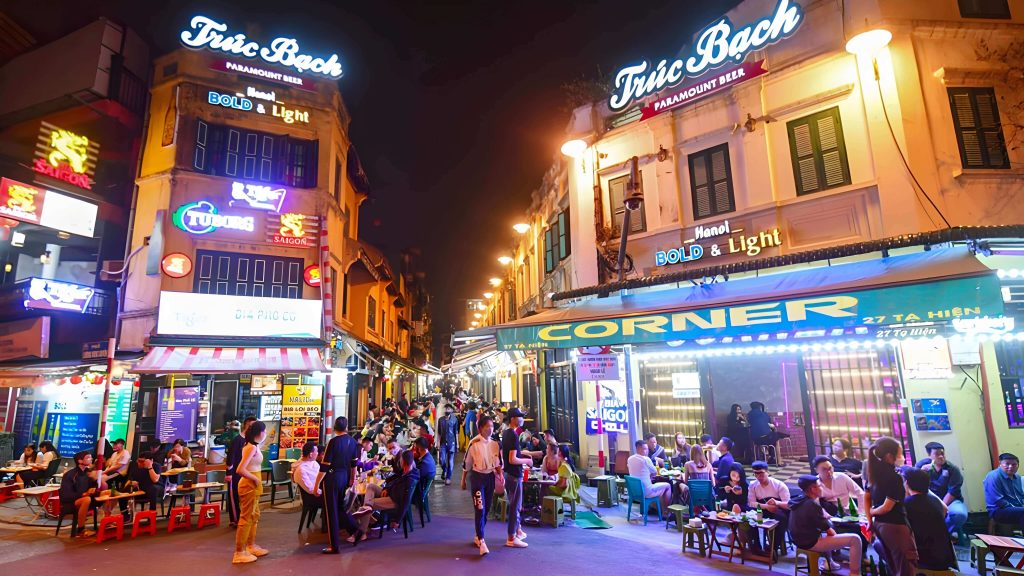 Ta Hien Street - Best Hanoi marketplace