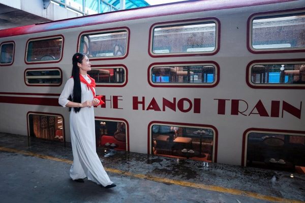 The Train Hanoi 5 Gates