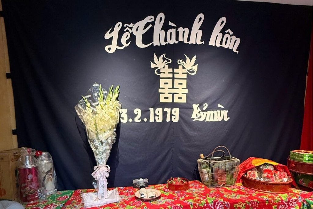 The wedding of Hanoians in the late 20th century - Hanoi Touching the Realm of Memories - Hanoi Day Tours