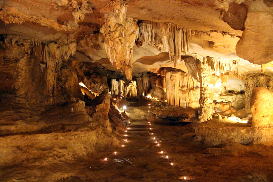 Thien Canh Son cave - Northern Vietnam Tours