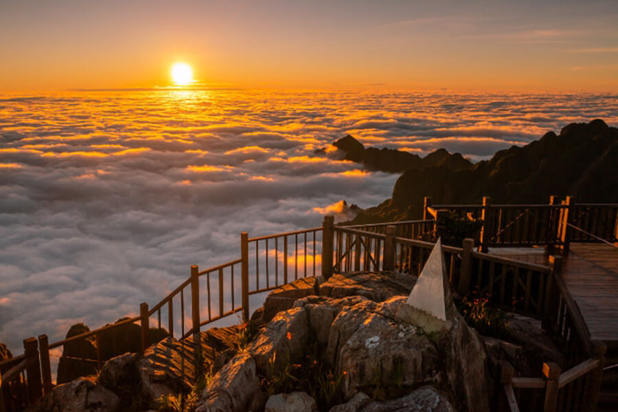Top most beautiful cloud hunting spots in the North