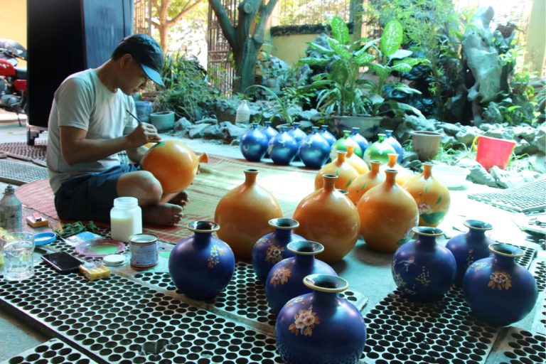 Traditional Ha Thai Lacquer Village in Hanoi Local Tour