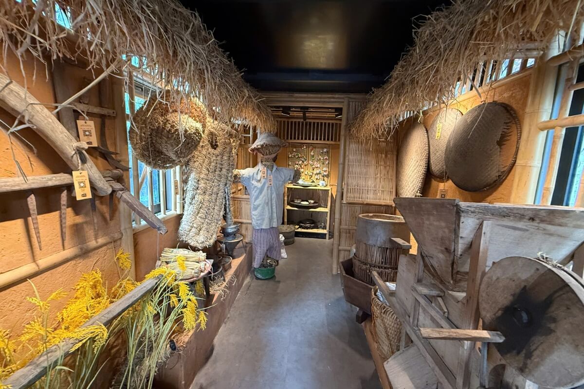 Tram Car “Lúa - Thóc - Gạo” – Hands-On Hanoi Food Traditions