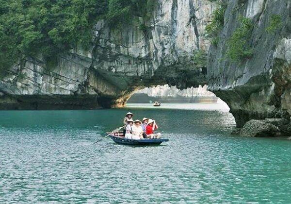 Untouched stunning Bai Tu Long - Hanoi local tours