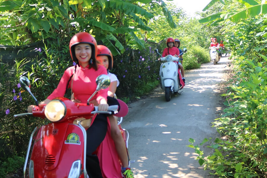 Vespa food tour - Hanoi Jeep tours