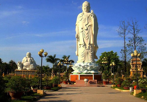 Vinh Trang Pagoda - Hanoi Local Tours