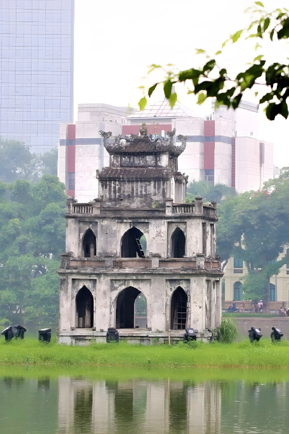 Visit-Hoan-Kiem-Lake-Popular-Attractions-in-Hanoi-Tours