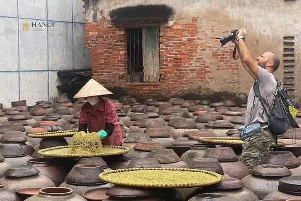 Visit-Soy-Sauce-Village-in-Authentic-and-Quality-Hanoi-Tours