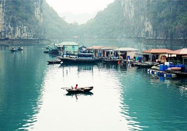 Vung Vieng Floating Market - Haoi Tour Packages