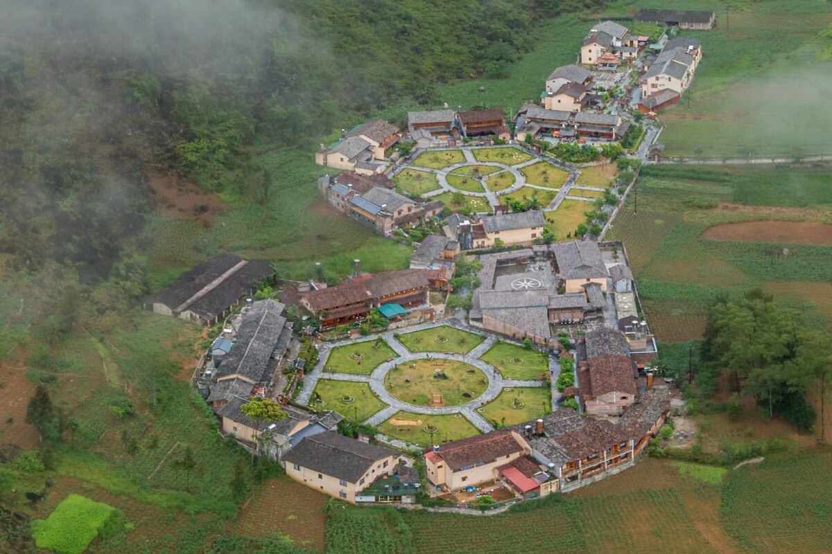 Where Is Pa Vi Village Located