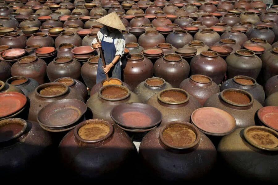ban yen nhan soy sauce village - hanoi tours