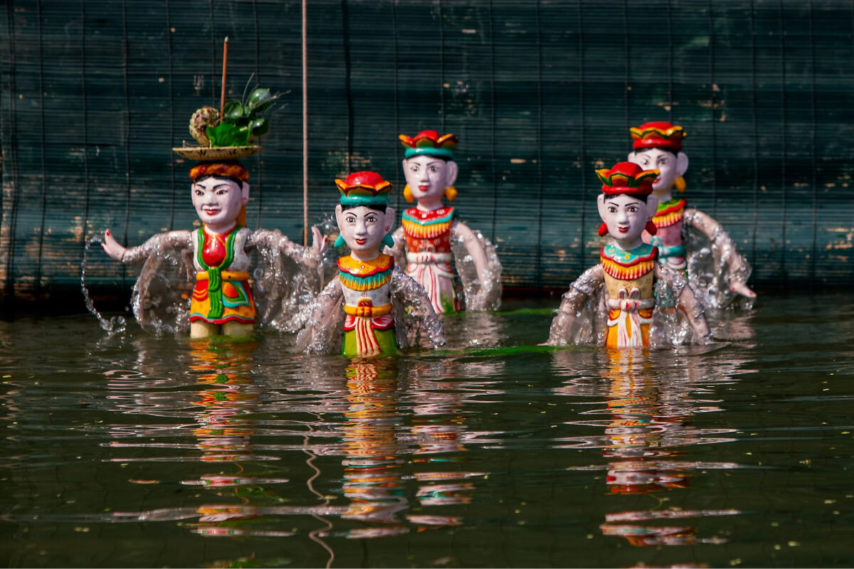 dao thuc water puppet village - hanoi local tour