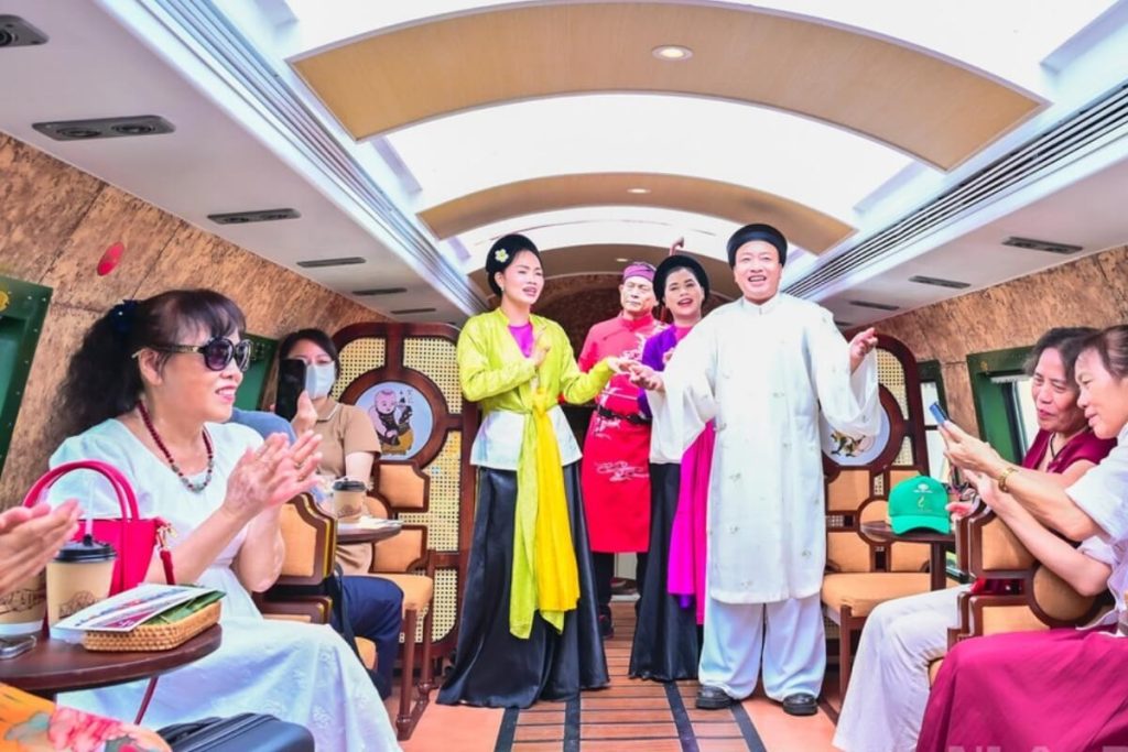 experience Quan Ho folk singing in hanoi 5 gates train