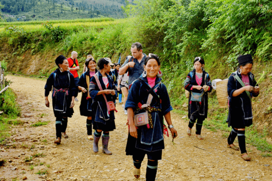 foreigner trekking in Hanoi Sapa tours