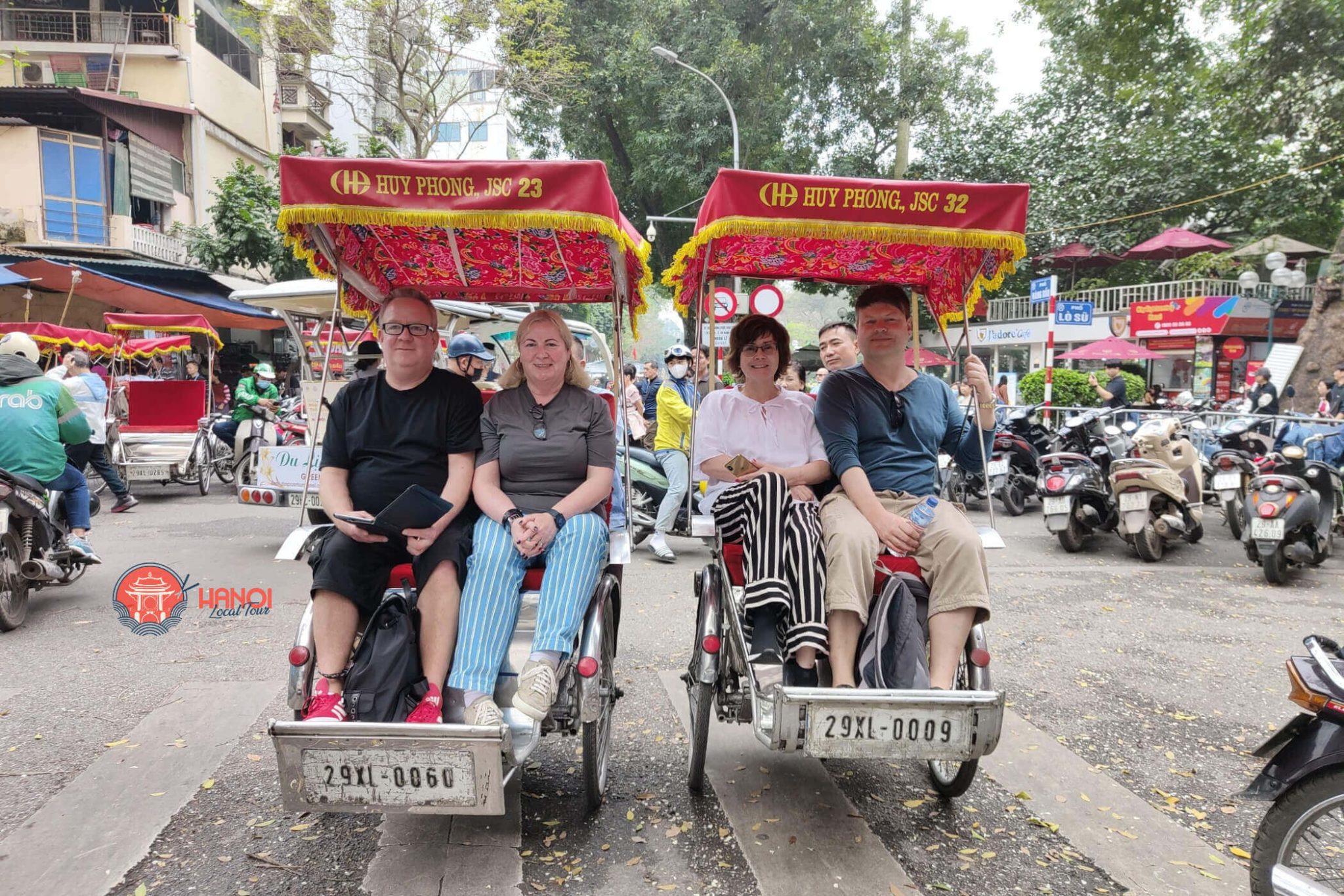 hanoi-tour-package-cyclo-ride