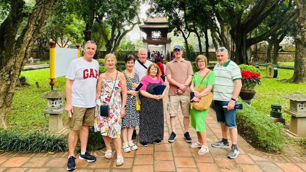 hanoi temple of literature - hanoi tours