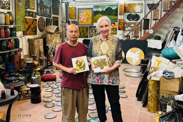interact-with-hanoi-local-people-in-hanoi-day-tours