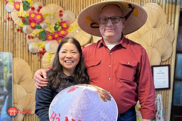 interact-with-local-people-in-hanoi-day-tours