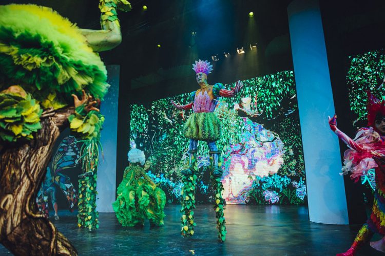 ionah show vietnam