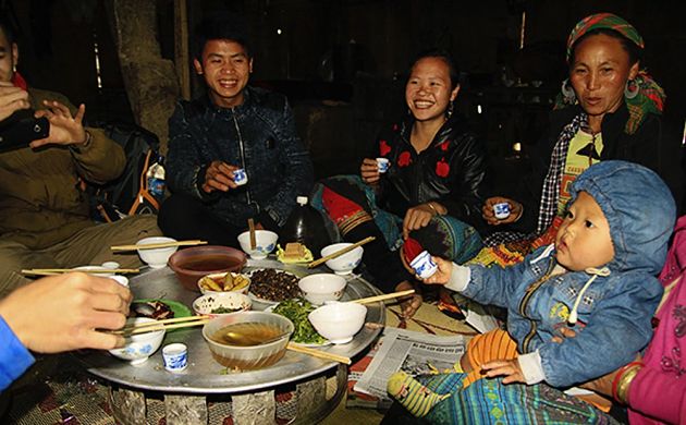 Local dinner with Tay people - Hanoi loccal tours