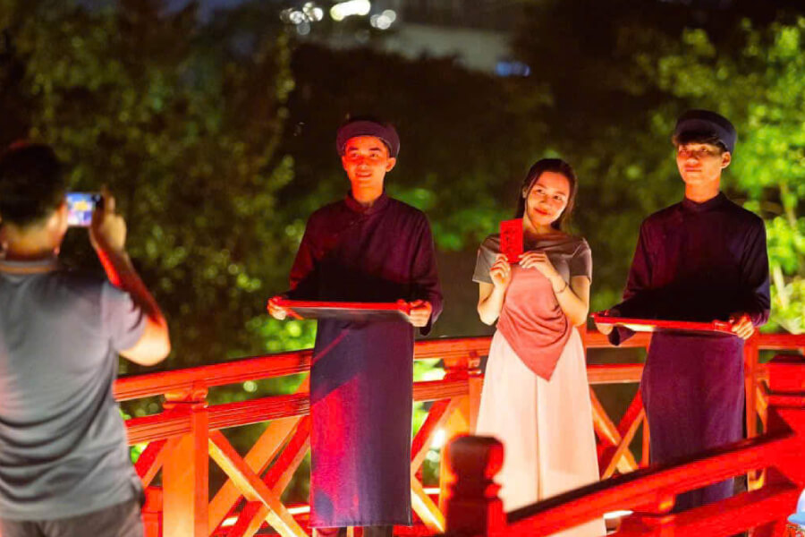 ngoc son mysterious night