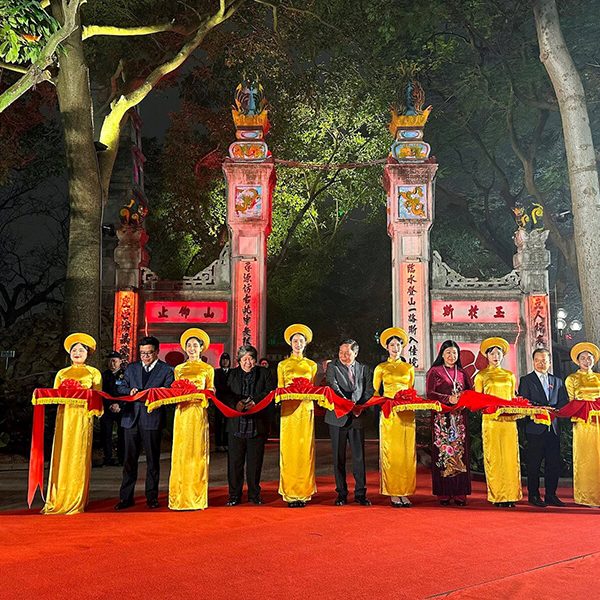 Ngoc Son Temple night tours - hanoi local tour
