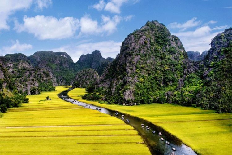 tam coc boat trip day tours in hanoi