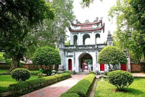 temple of literature hanoi local tour