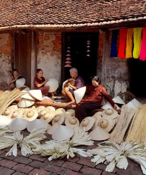 visit Chuong Conical Hat Village - Hanoi Local Tour