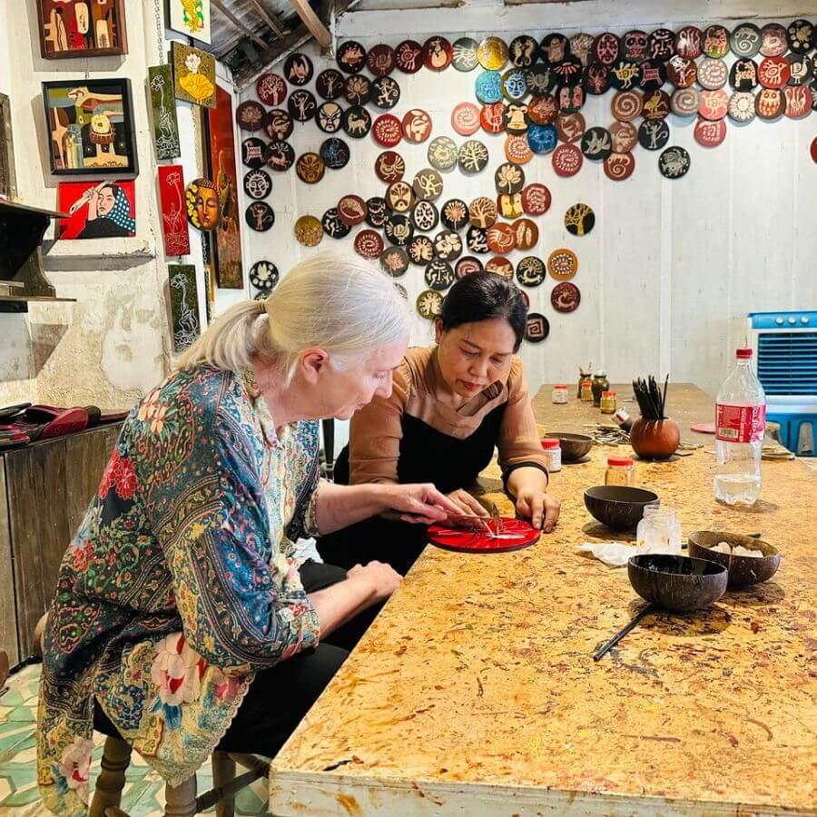 visit Ha Thai lacquer craft village in hanoi countryside tour